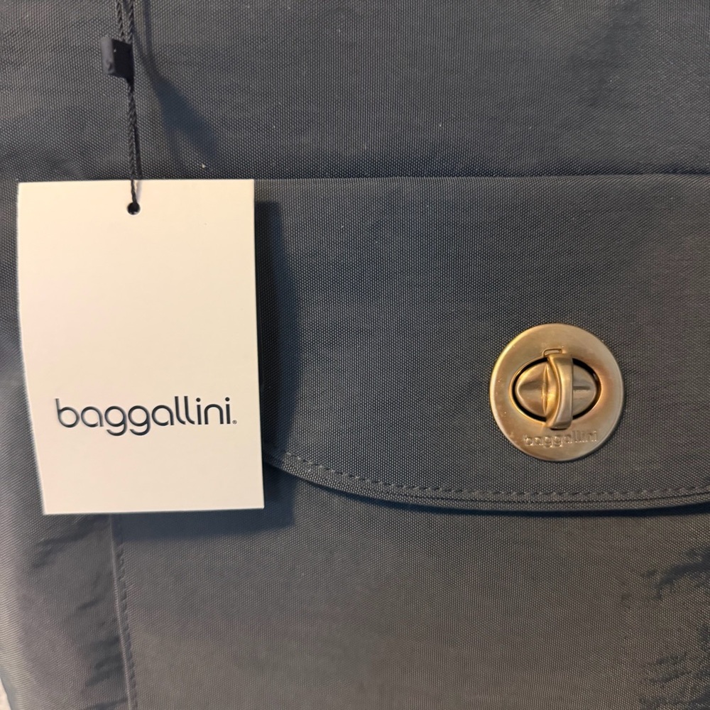 NWT Baggallini La Paz Tote in Gray with Goldtone Accents - Picture 2 of 13